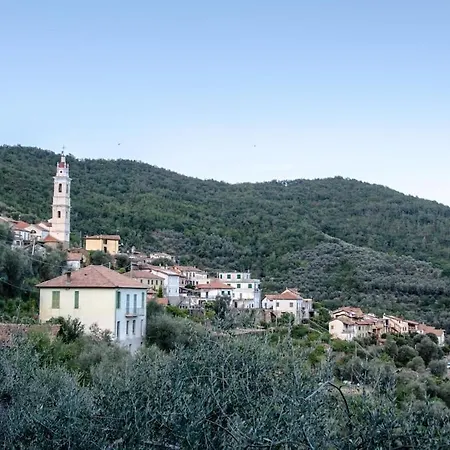 Casa Nonna Tra I Ulivi, In A Small Village In The Ligurian Countryside بيت للعطل *